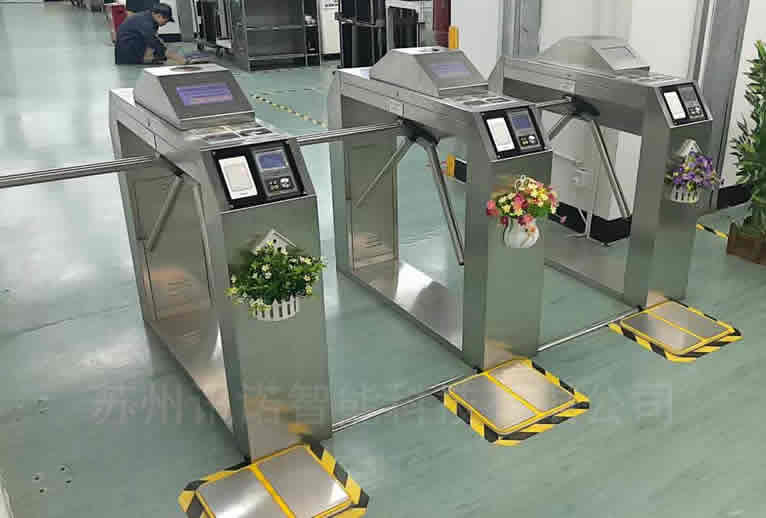 三輥閘靜電道閘